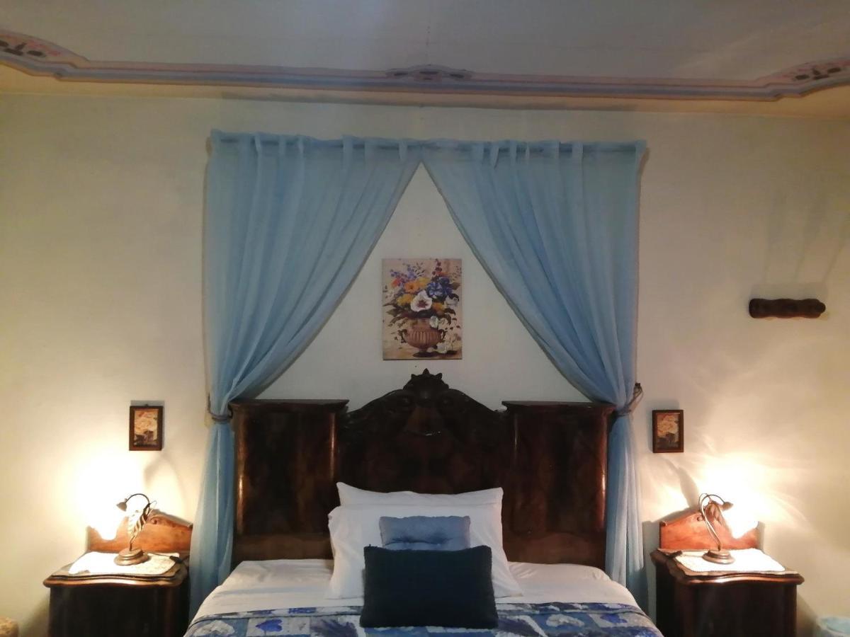 Bed and Breakfast Felix House à Codevilla Extérieur photo