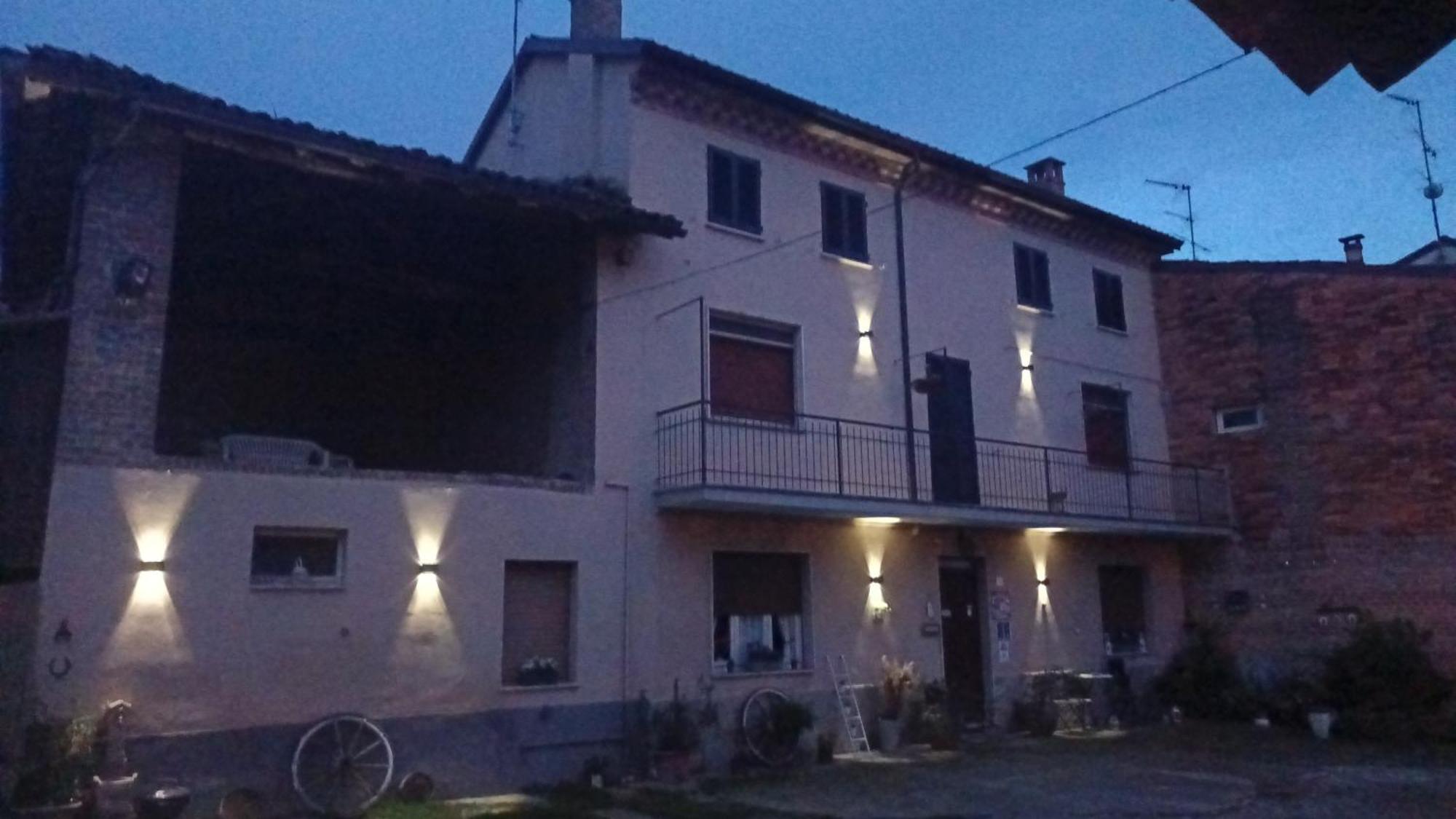 Bed and Breakfast Felix House à Codevilla Extérieur photo