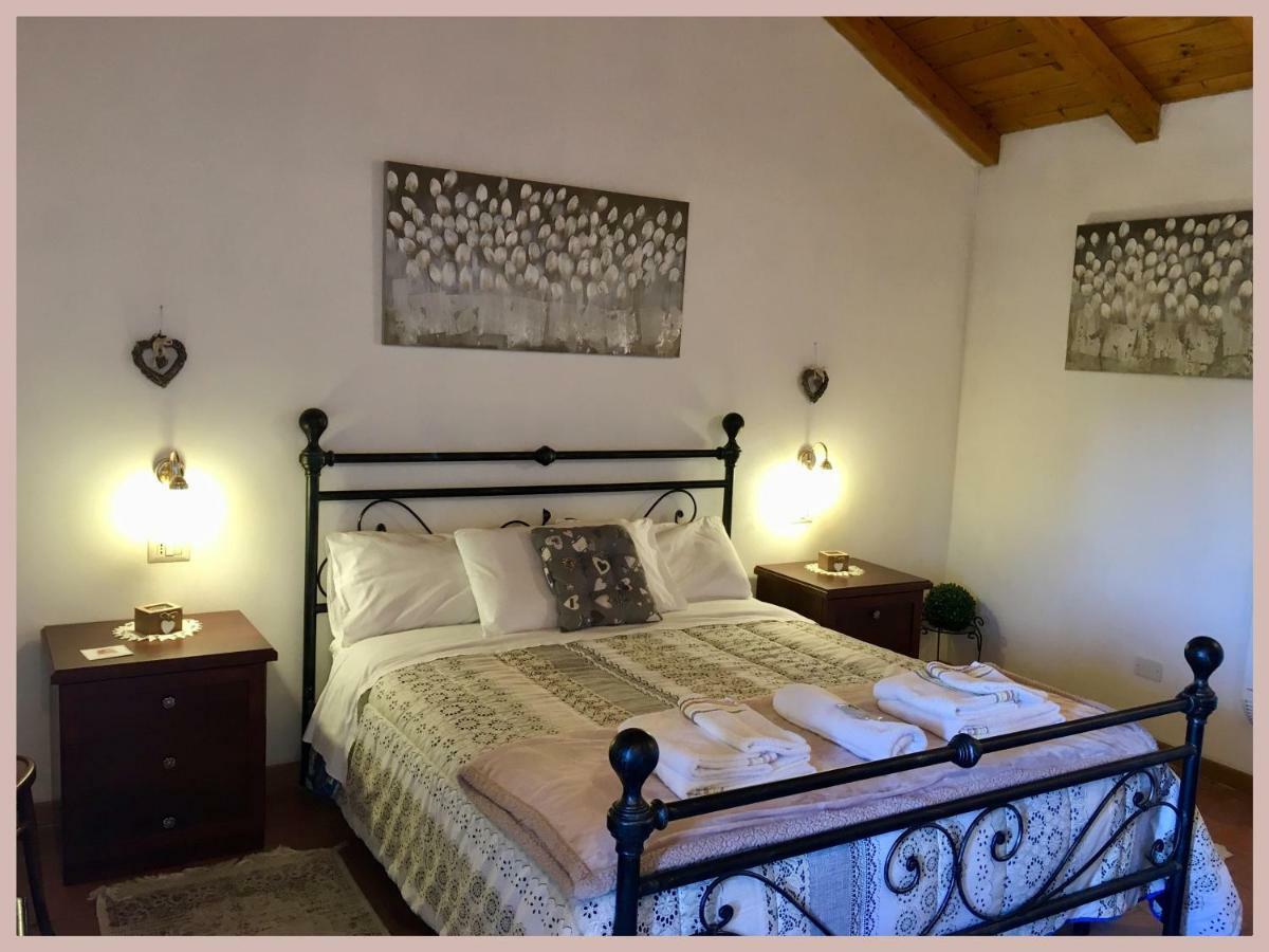 Bed and Breakfast Felix House à Codevilla Extérieur photo